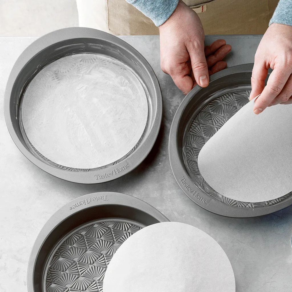 3067 2 Piece 9 Inch NonStick Metal Round Baking Pan by Taste of Home