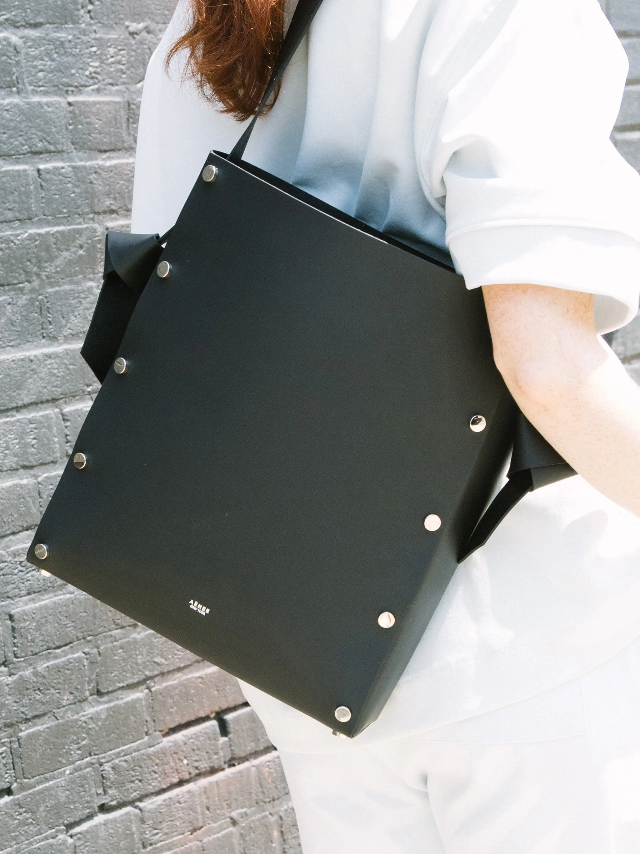 AEHEE tote bag Black