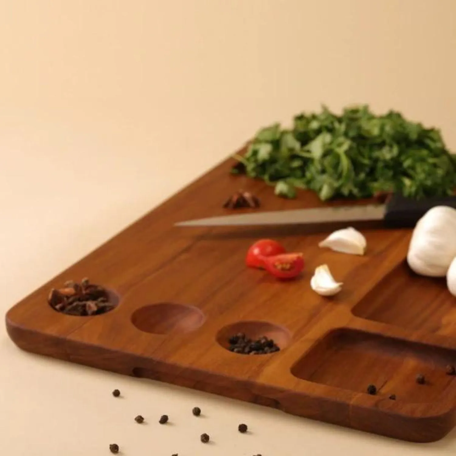 Chopping Board | Functional Design | 4 Large And 3 Condiment Sections | 16"