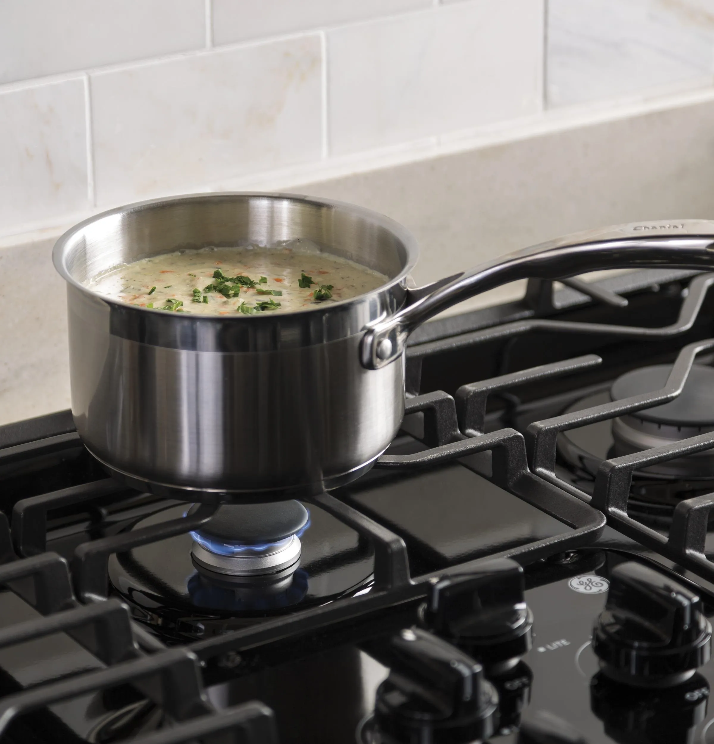 JGP3036DLBB GE® 36" Built-In Gas Cooktop with Dishwasher-Safe Grates