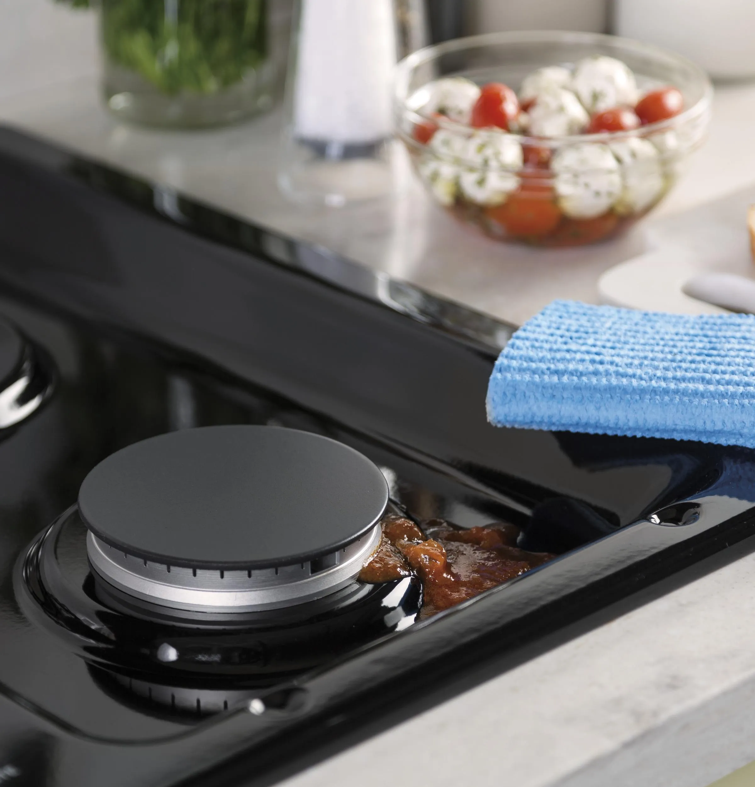 JGP3036DLBB GE® 36" Built-In Gas Cooktop with Dishwasher-Safe Grates