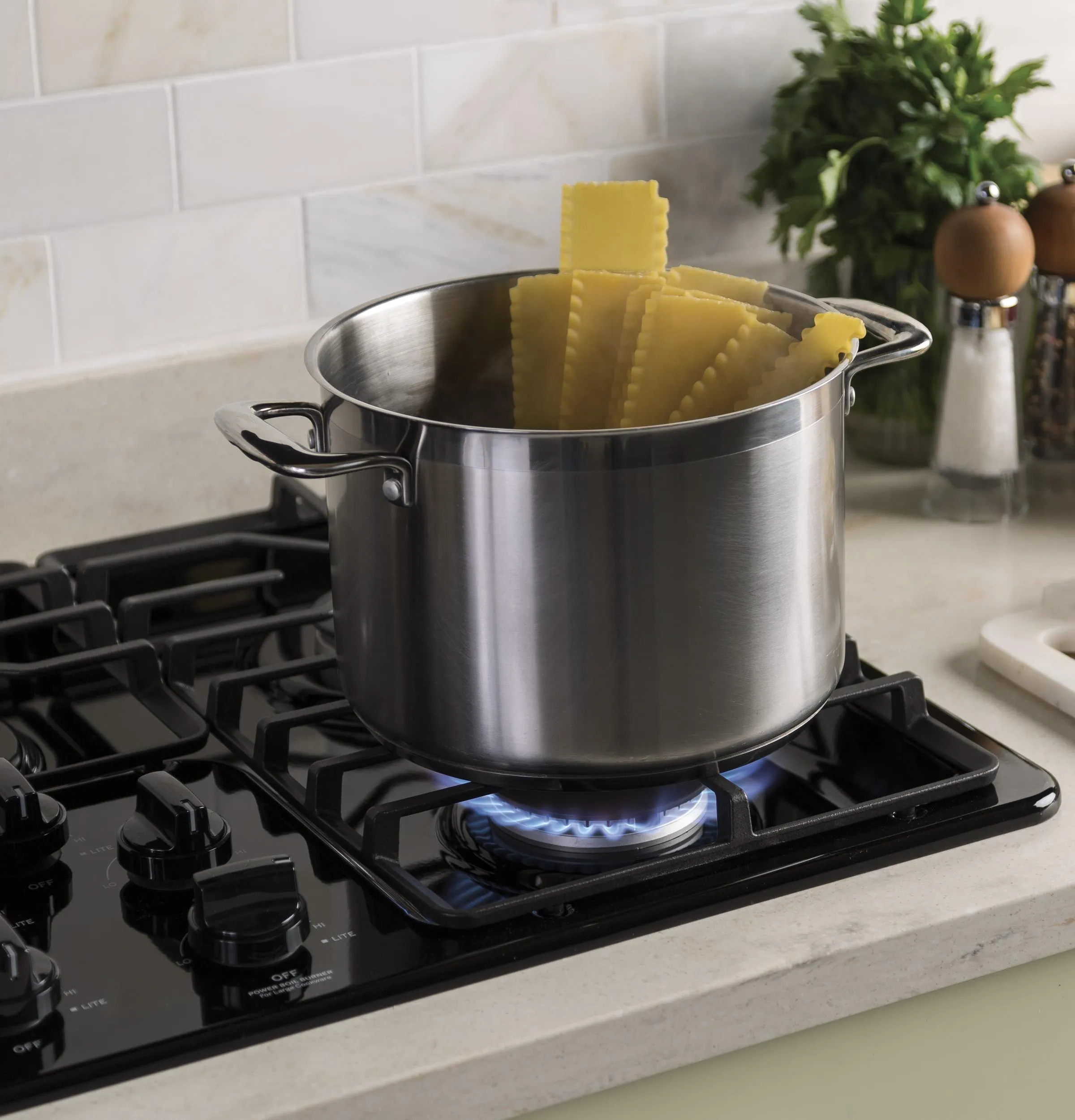 JGP3036DLBB GE® 36" Built-In Gas Cooktop with Dishwasher-Safe Grates