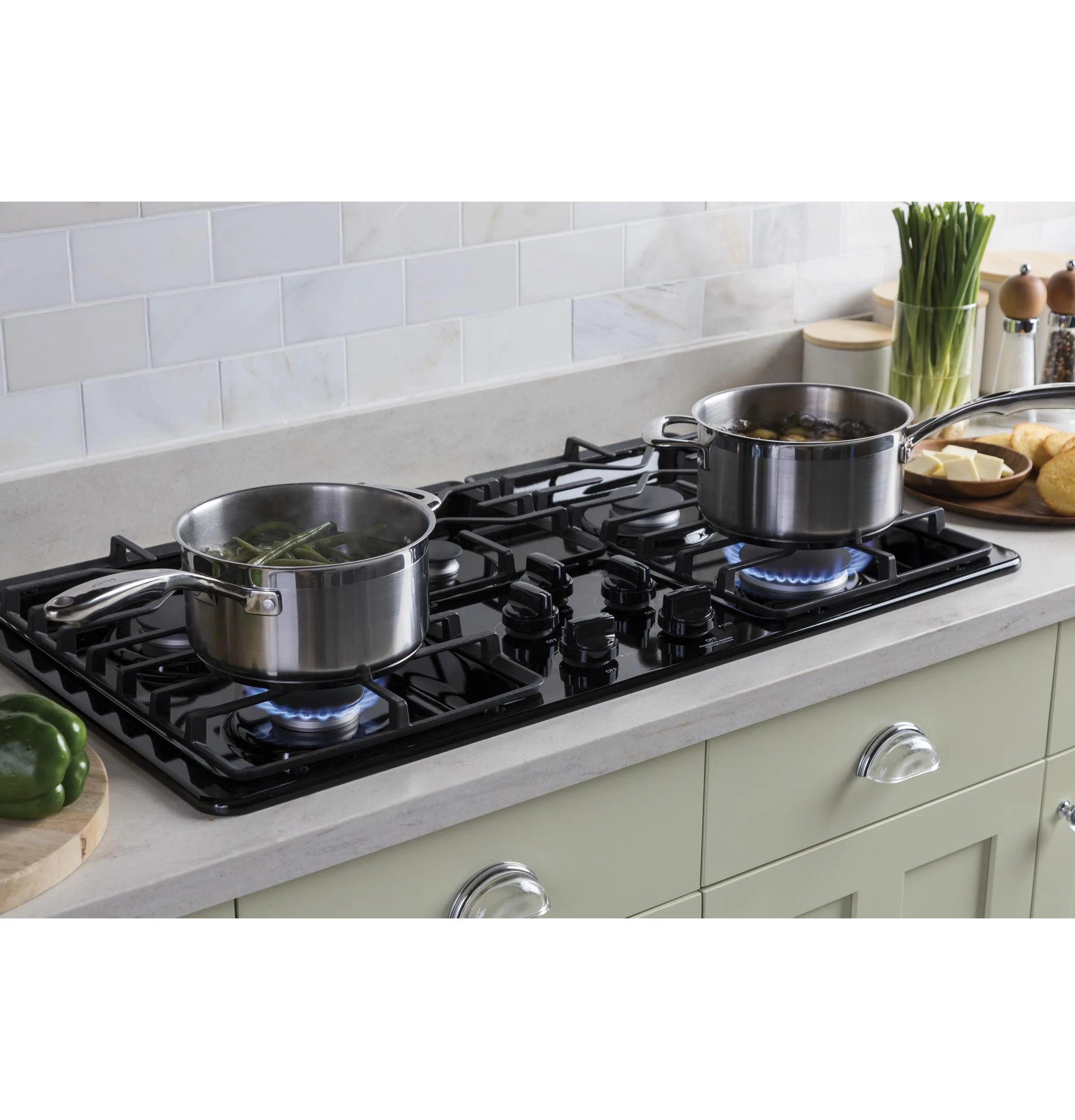 JGP3036DLBB GE® 36" Built-In Gas Cooktop with Dishwasher-Safe Grates