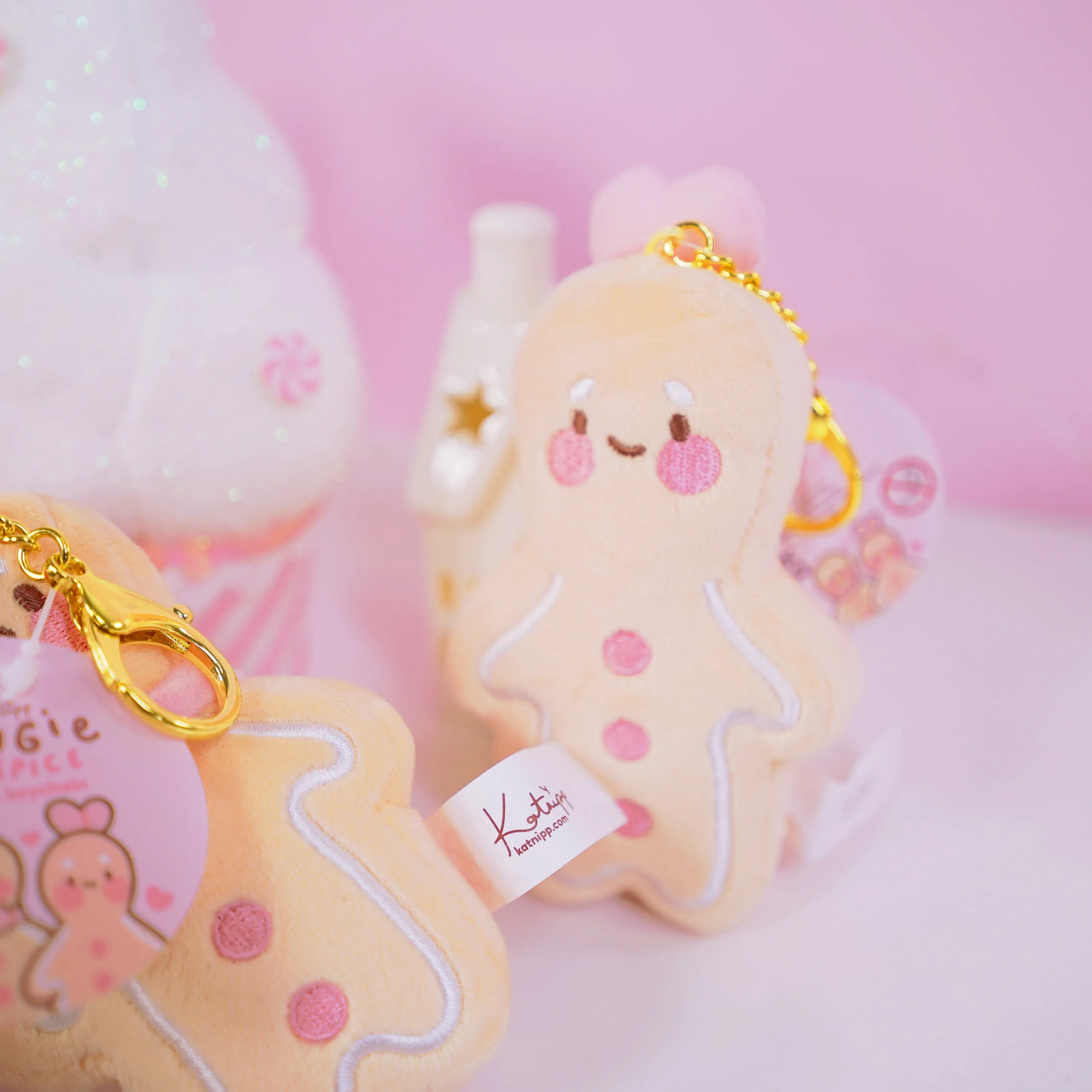 Spice Gingerbread Kawaii Keychain Plushie | Cute Soft Toy Charm | Adorable Mini Gingerbread Accessory for Bags, Keys & Backpacks