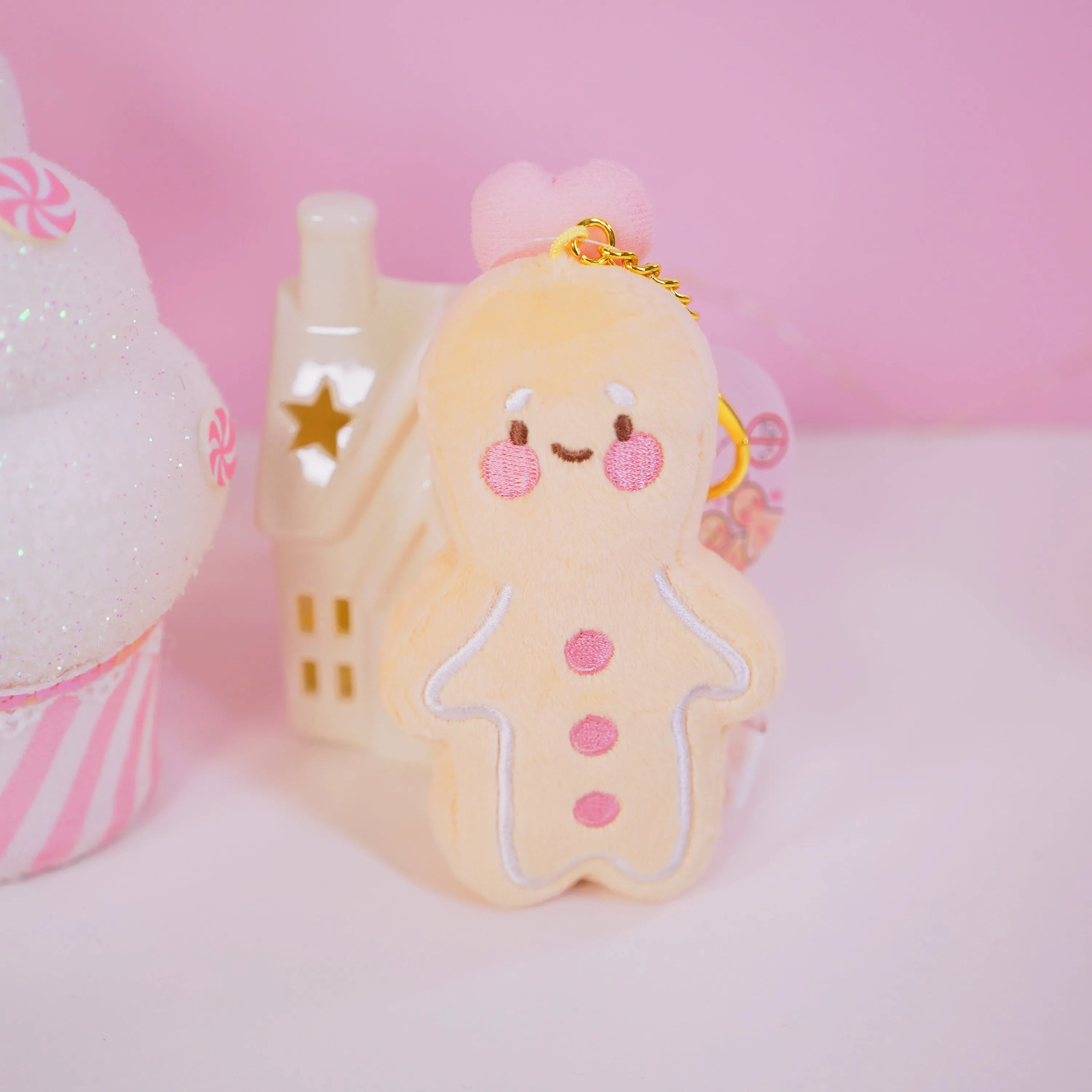 Spice Gingerbread Kawaii Keychain Plushie | Cute Soft Toy Charm | Adorable Mini Gingerbread Accessory for Bags, Keys & Backpacks